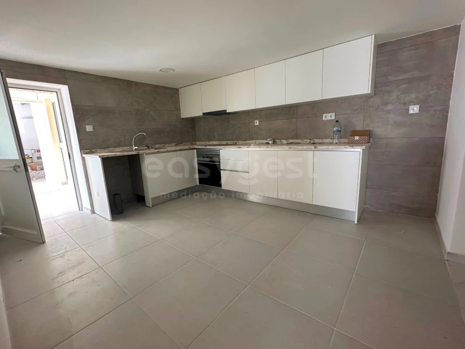 Moradia T4 para Venda em São Martinho de Árvore e Lamarosa Foto 2