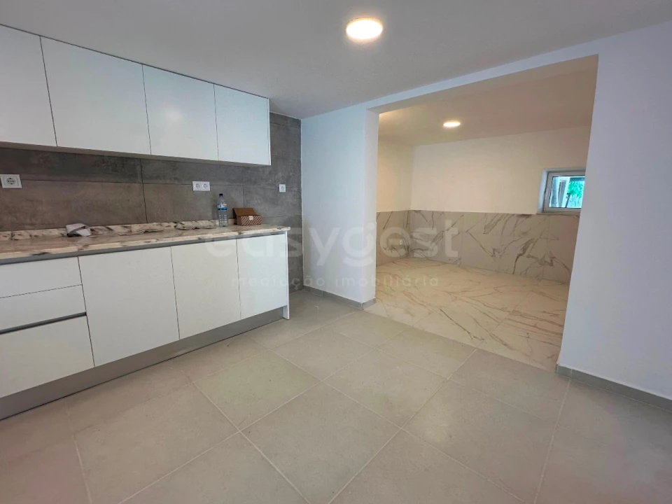 Moradia T4 para Venda em São Martinho de Árvore e Lamarosa Foto 3