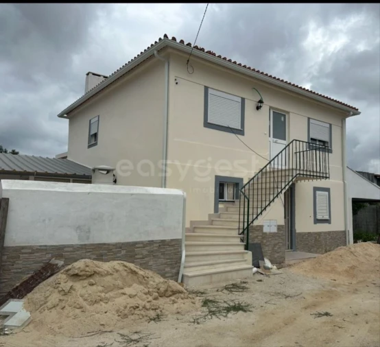 Moradia T4 para Venda em São Martinho de Árvore e Lamarosa