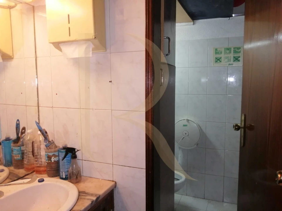 Loja para Arrendamento em Arroios Foto 8