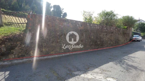 Moradia T3 para Venda em Laundos