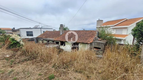 Moradia T3 para Venda em Laundos