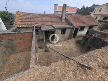 Moradia T3 para Venda em Laundos