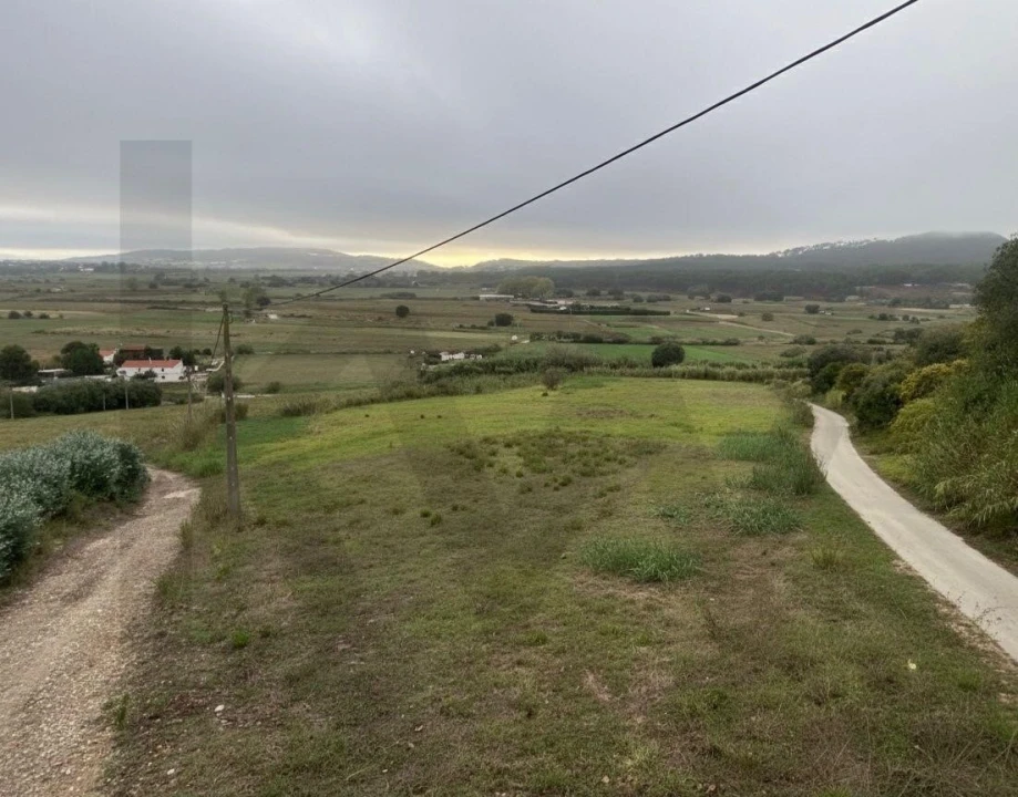 Terreno para Venda em Valado dos Frades Foto 1