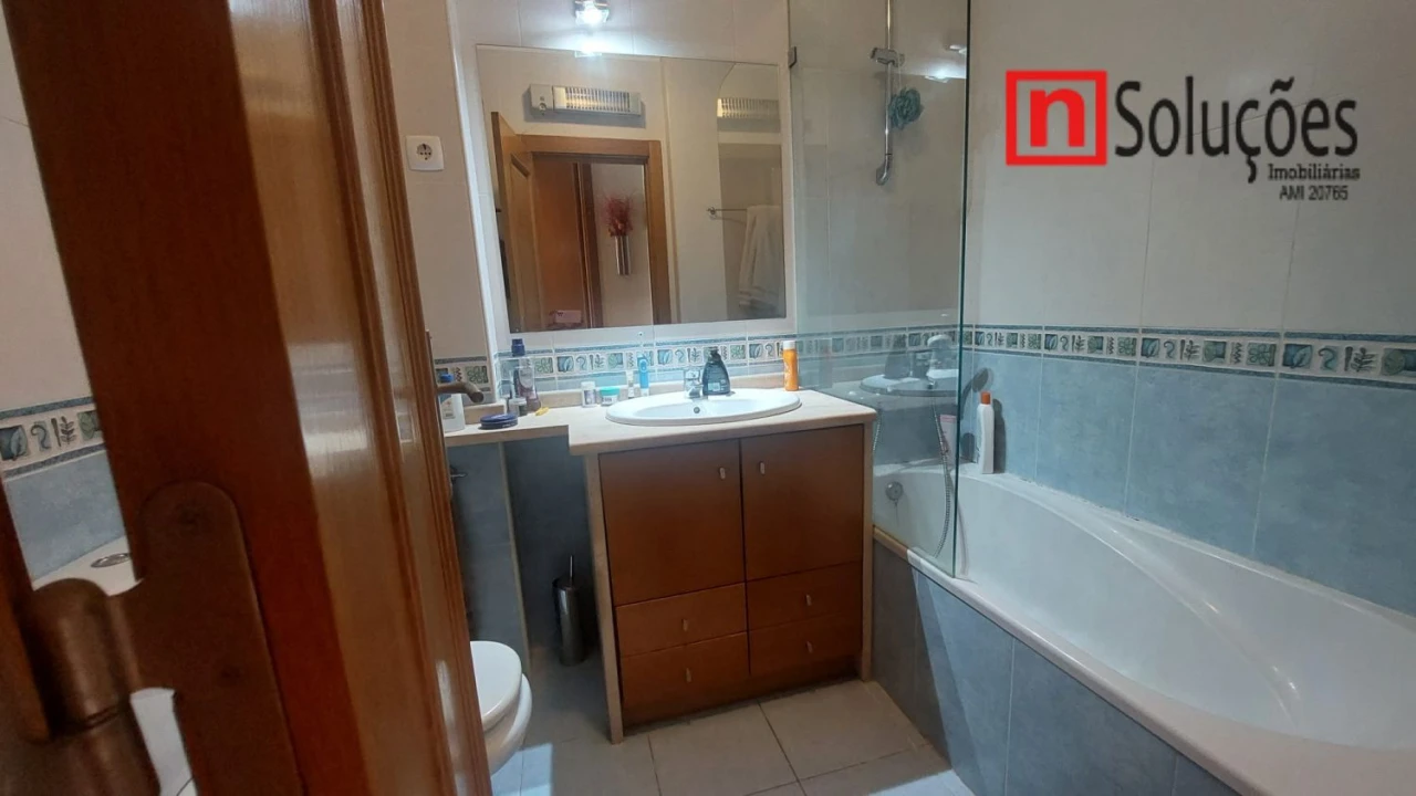 Apartamento T3 para Venda em Póvoa de Santa Iria e Forte da Casa Foto 16