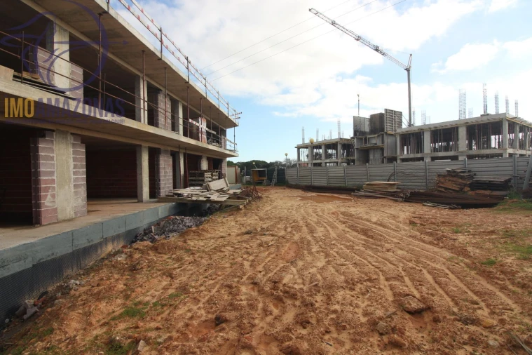 Apartamento T1 para Venda em Porches Foto 2