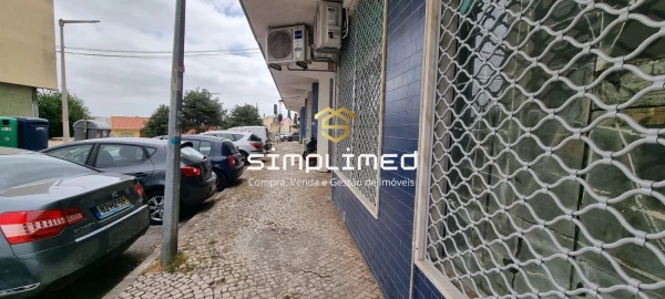 Loja para Venda em Loures