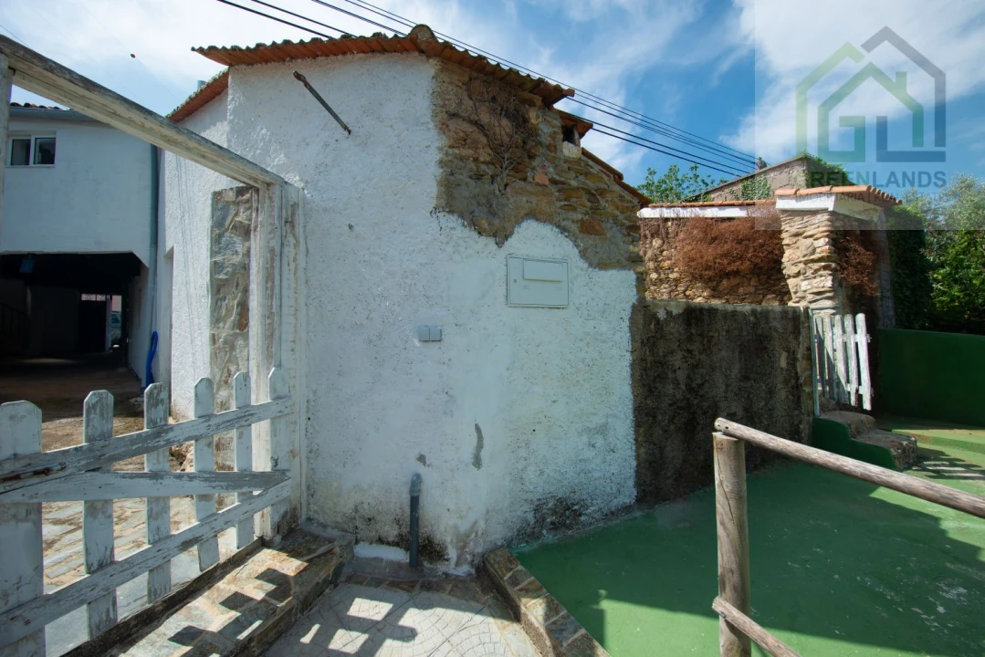 Moradia T3 para Venda em Folques Foto 13