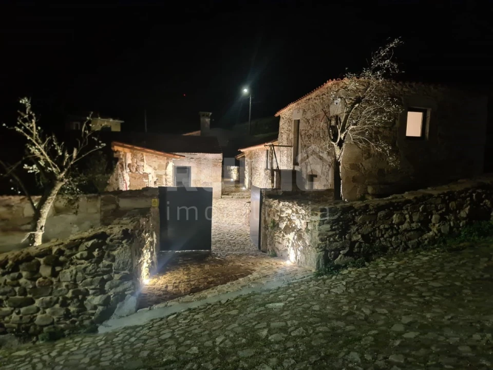 Negócio para Venda em Mentrestido Foto 1