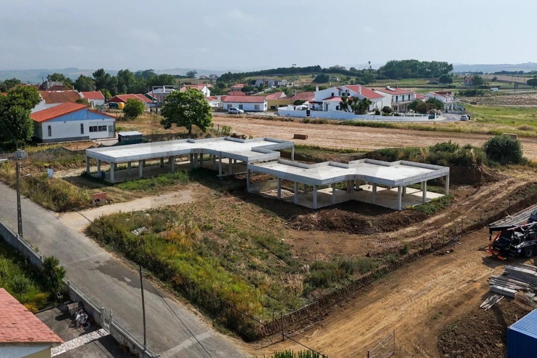 Moradia T3 para Venda em Santo Quintino Foto 1