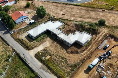 Moradia T3 para Venda em Santo Quintino