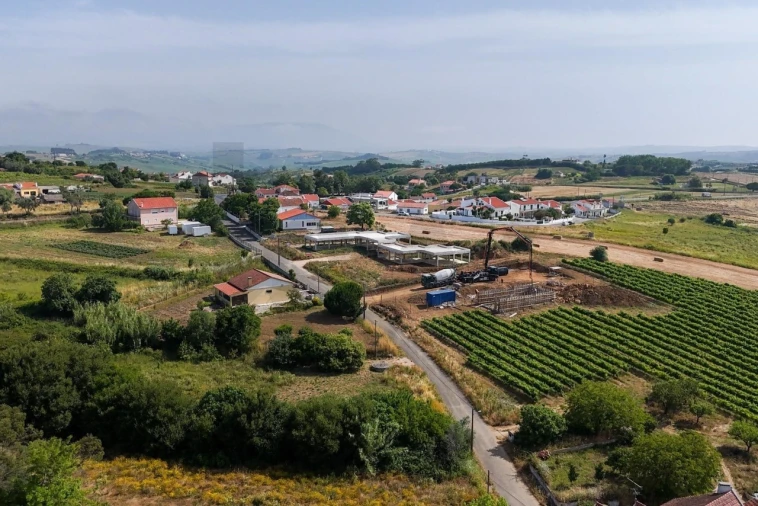 Moradia T3 para Venda em Santo Quintino Foto 4