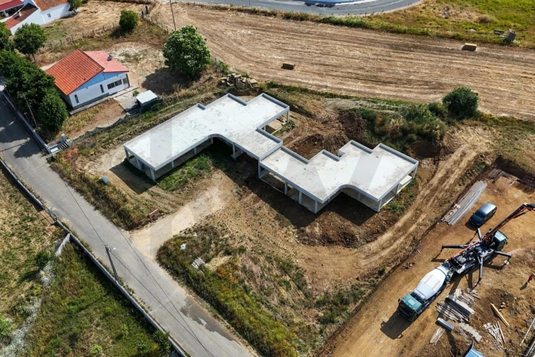 Moradia T3 para Venda em Santo Quintino Foto 13