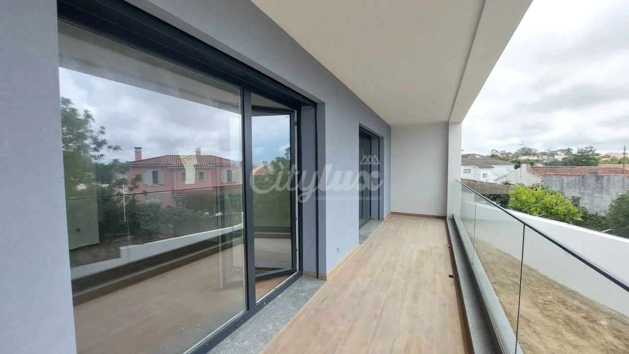 Moradia T4 para Venda em Alcabideche Foto 17