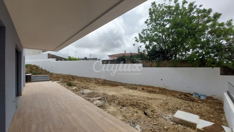 Moradia T4 para Venda em Alcabideche Foto 5