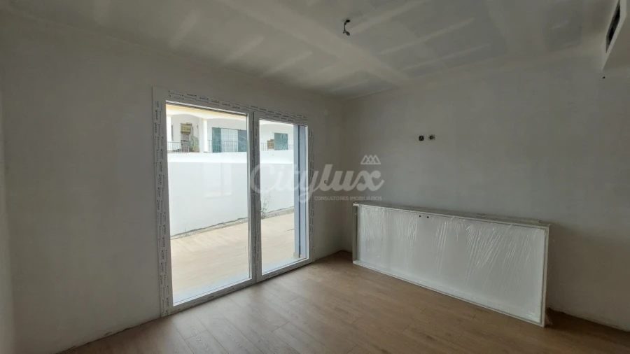 Moradia T4 para Venda em Alcabideche Foto 8