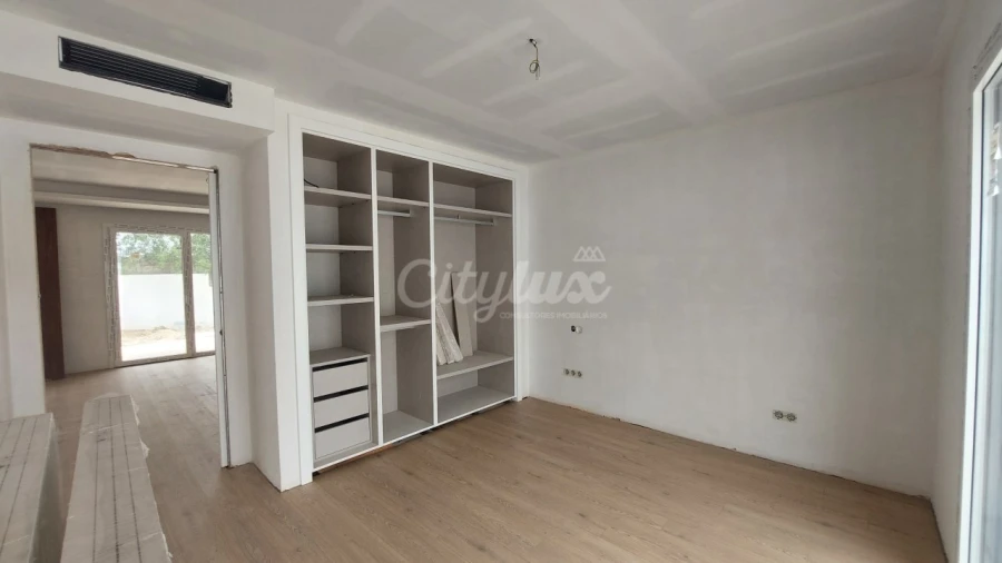 Moradia T4 para Venda em Alcabideche Foto 9