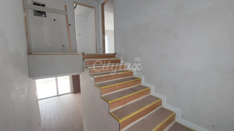 Moradia T4 para Venda em Alcabideche Foto 12