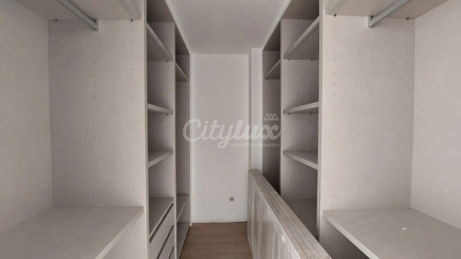 Moradia T4 para Venda em Alcabideche Foto 16