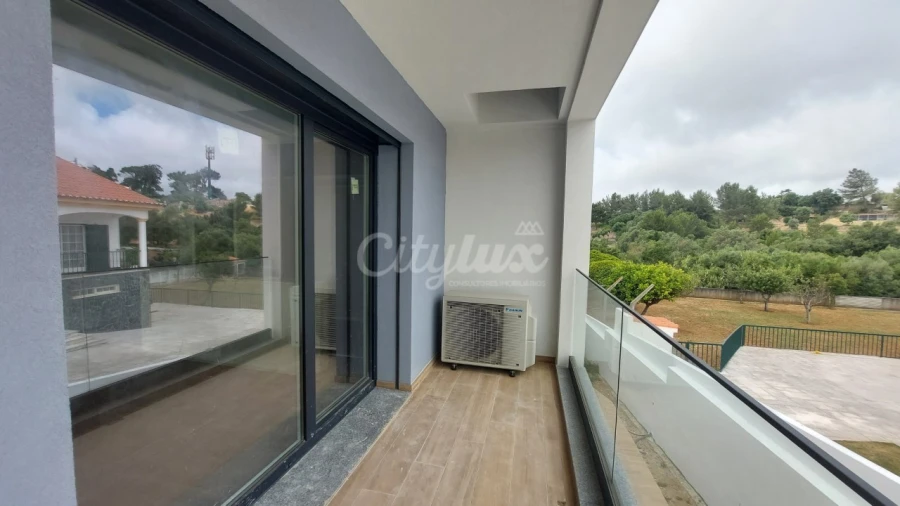 Moradia T4 para Venda em Alcabideche Foto 26