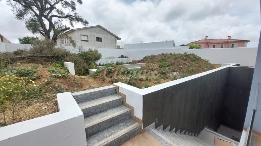 Moradia T4 para Venda em Alcabideche Foto 31