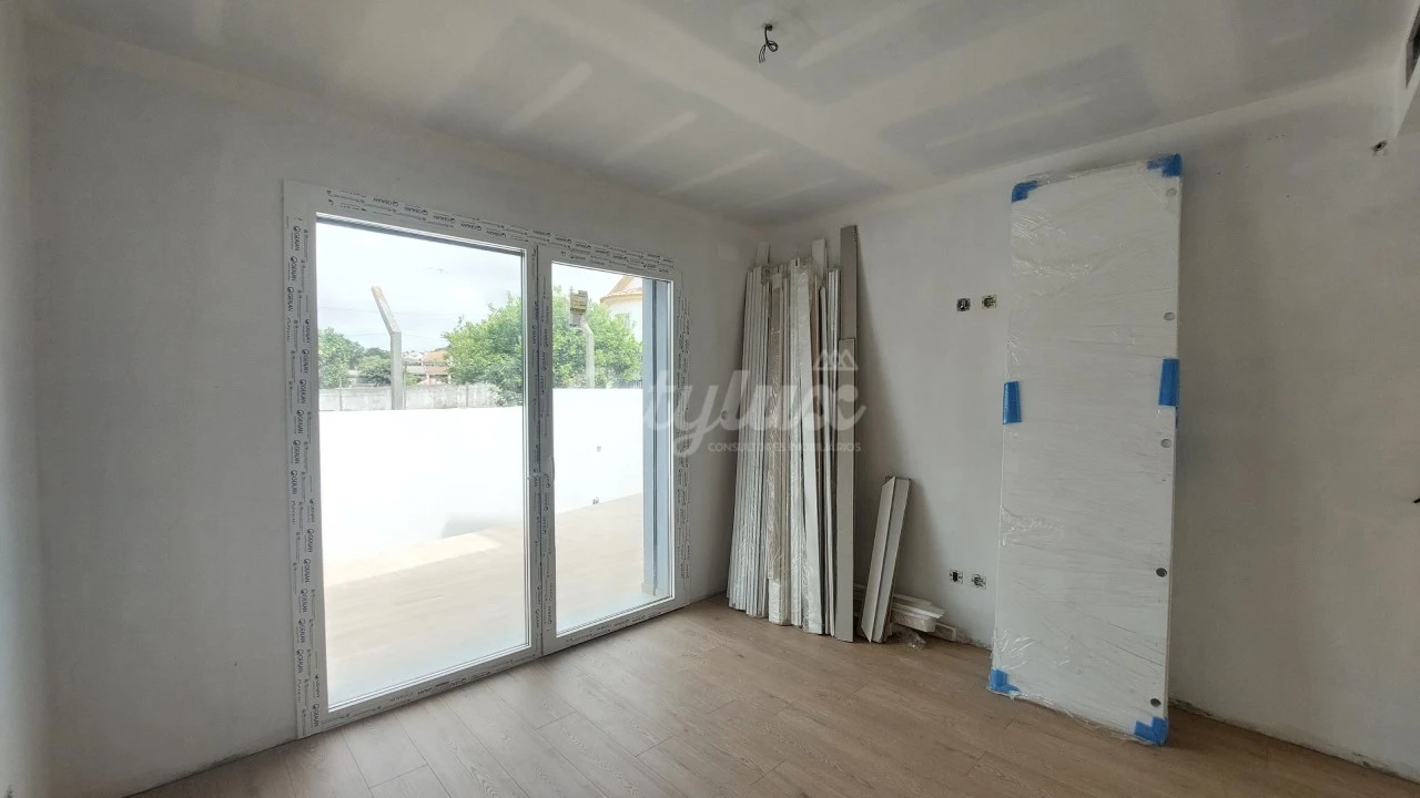 Moradia T4 para Venda em Alcabideche Foto 6