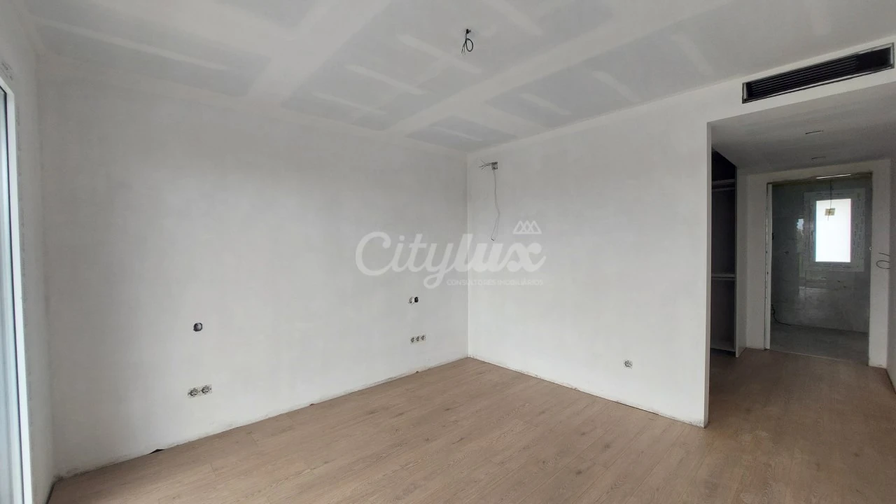 Moradia T4 para Venda em Alcabideche Foto 12