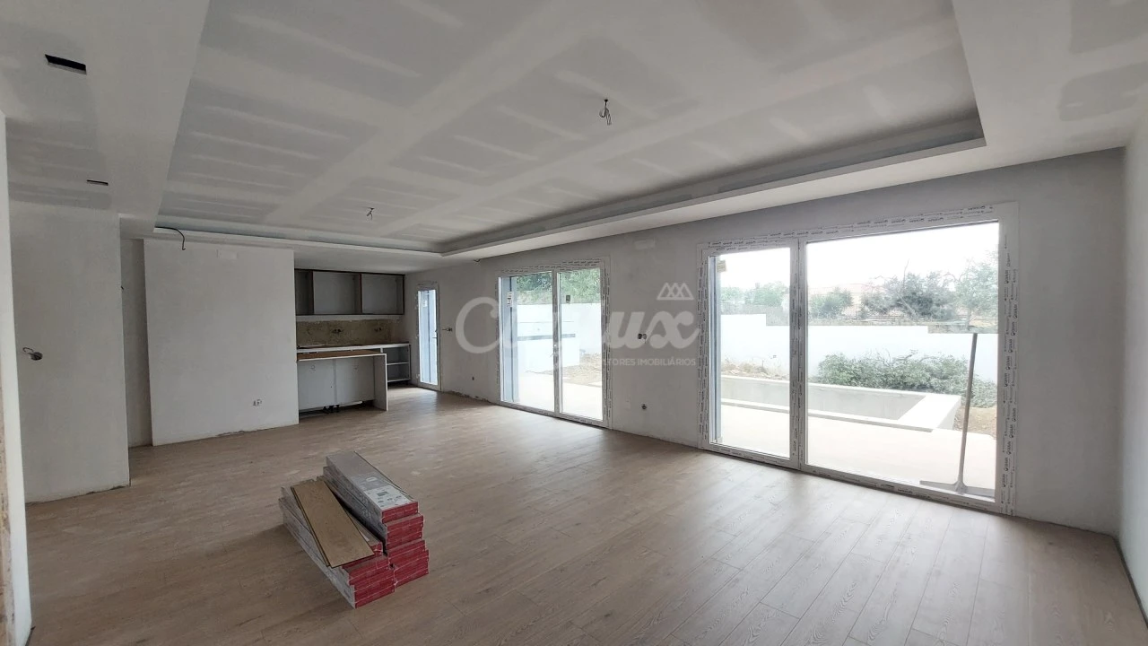 Moradia T4 para Venda em Alcabideche Foto 3