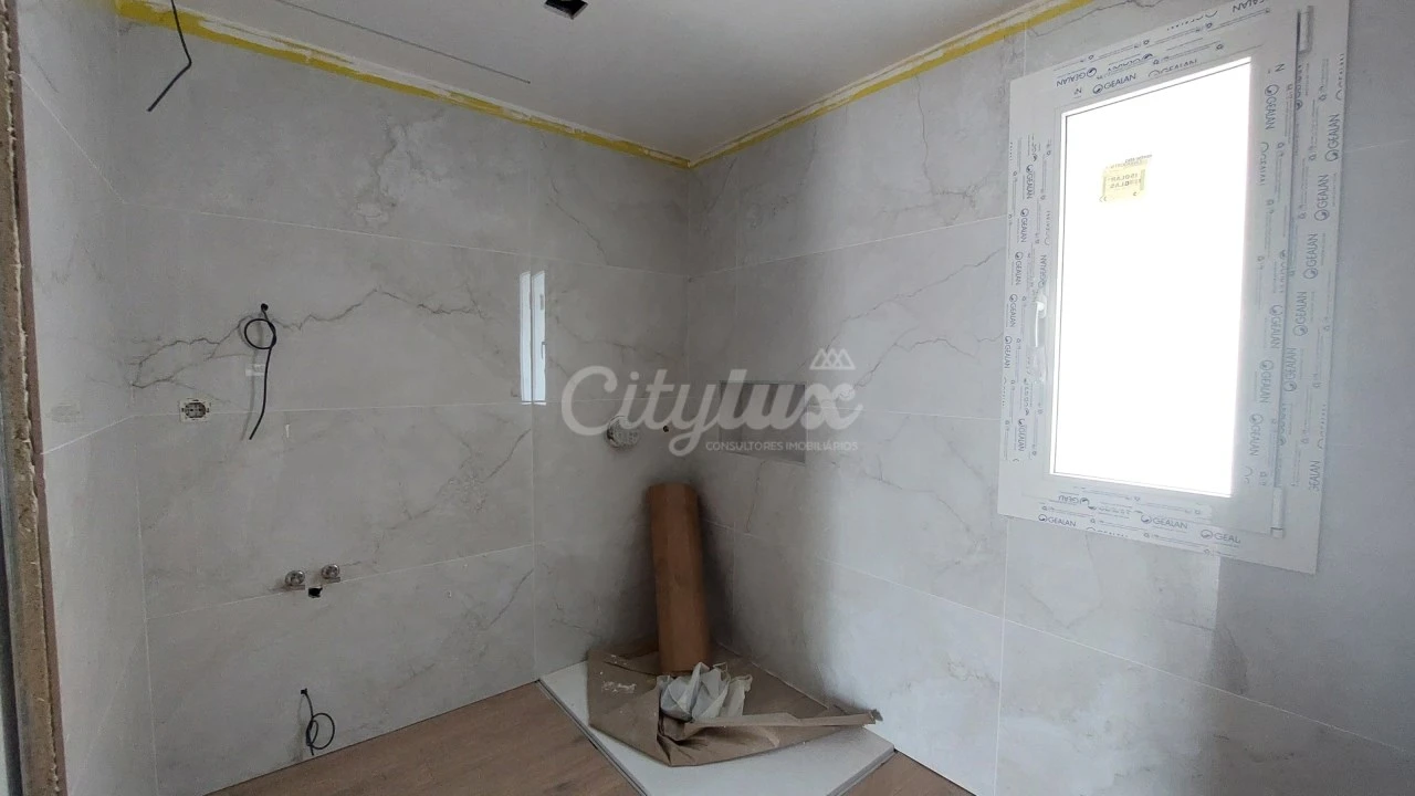 Moradia T4 para Venda em Alcabideche Foto 9