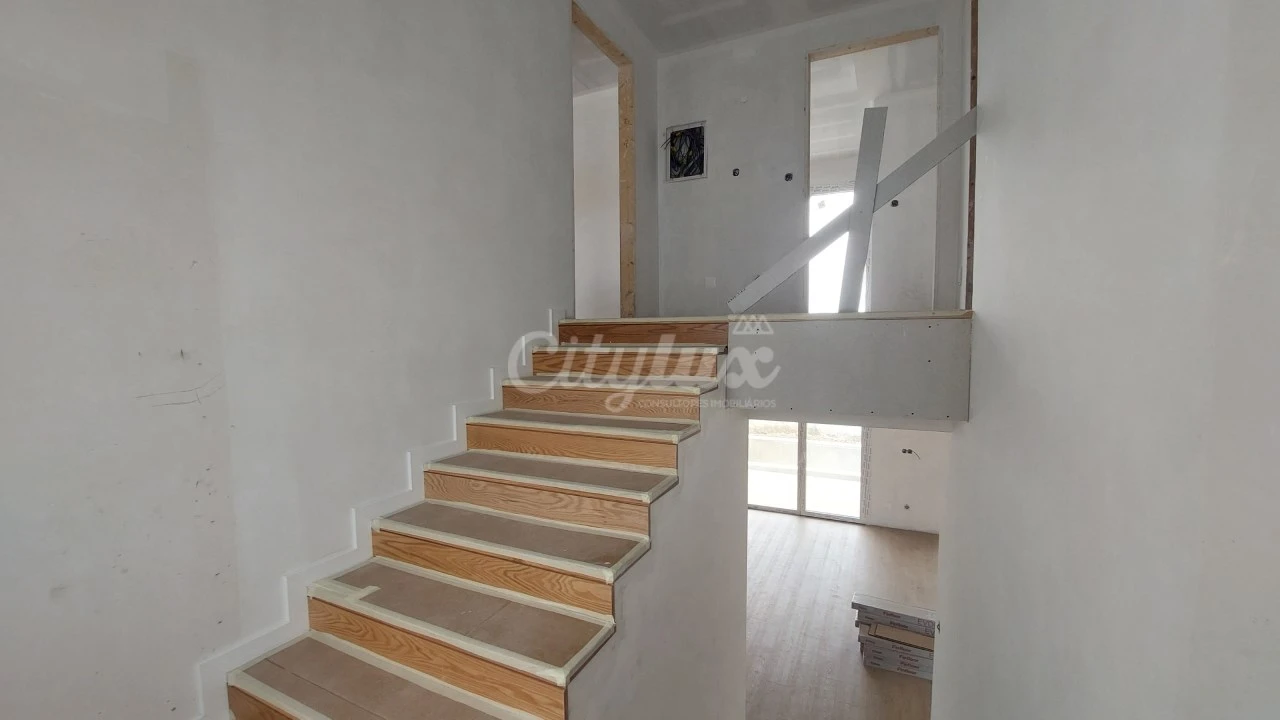 Moradia T4 para Venda em Alcabideche Foto 10