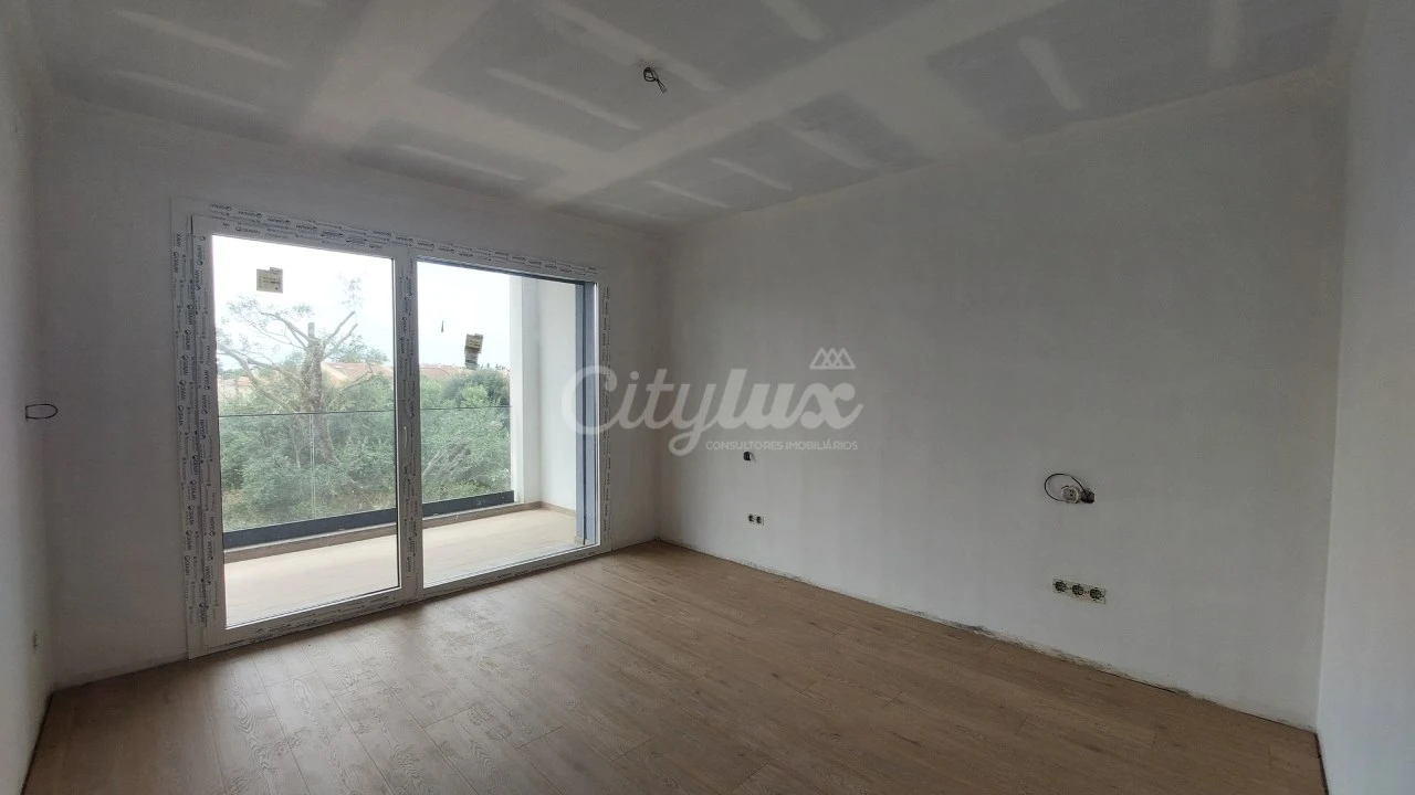 Moradia T4 para Venda em Alcabideche Foto 12