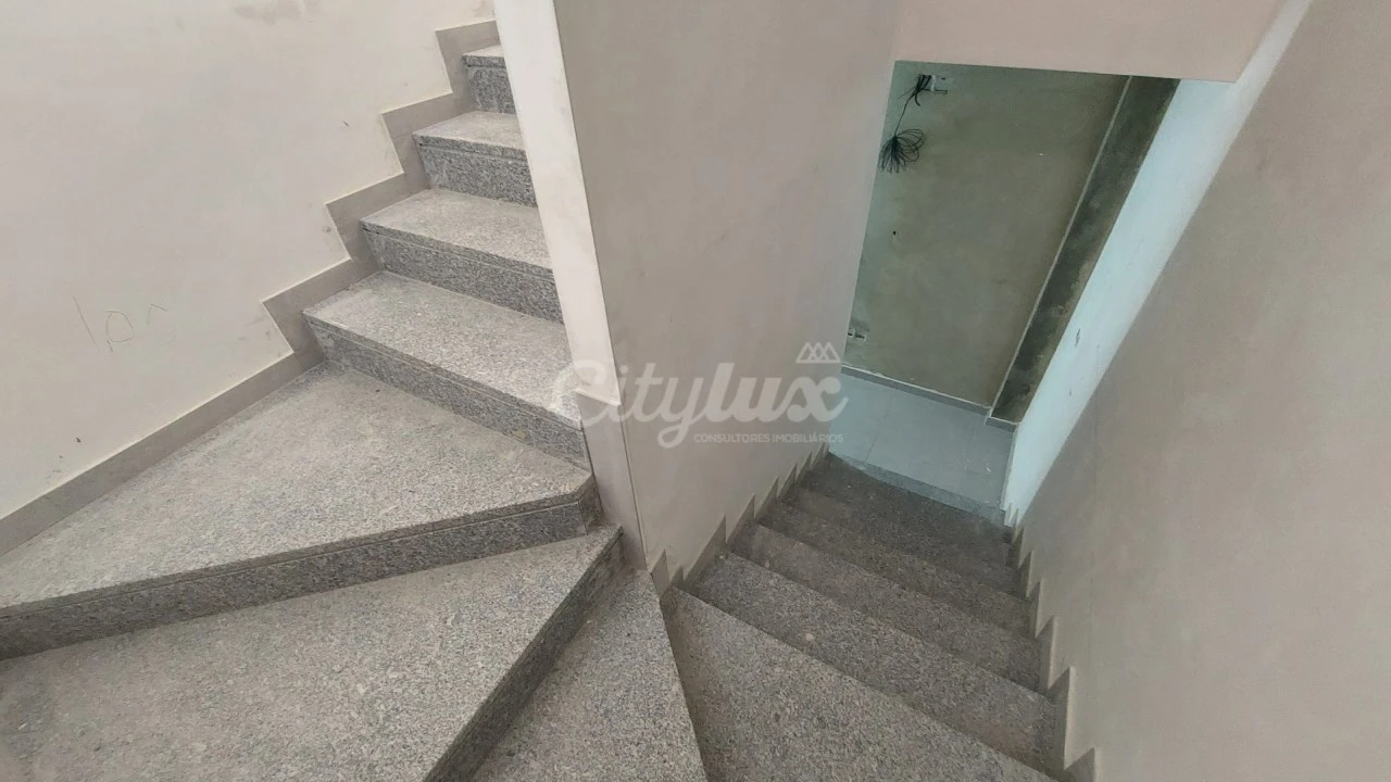 Moradia T4 para Venda em Alcabideche Foto 25