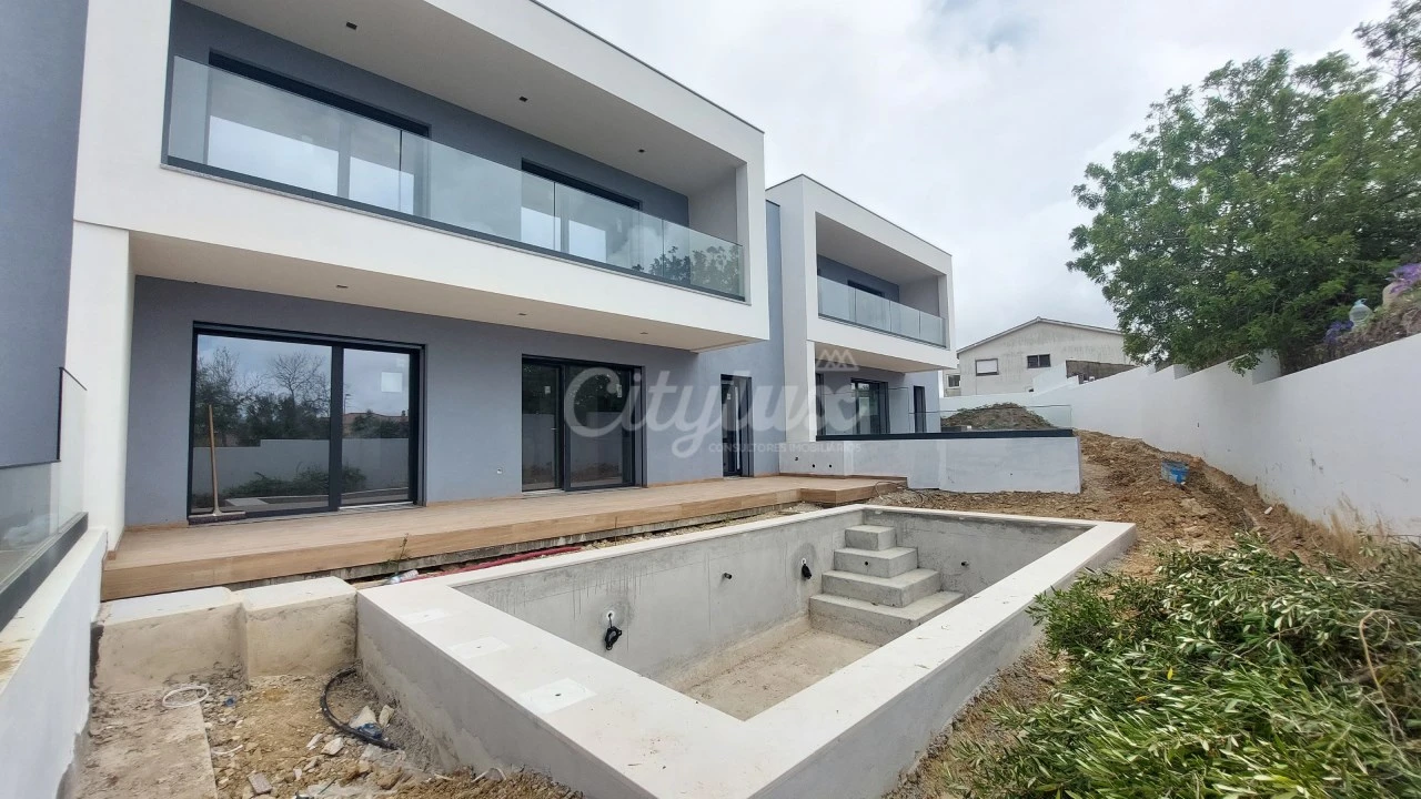 Moradia T4 para Venda em Alcabideche Foto 30