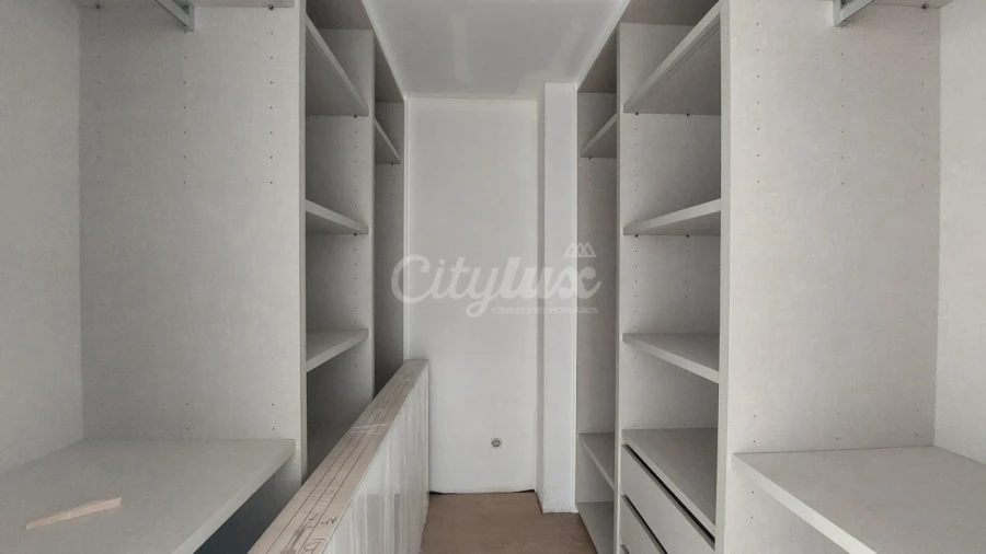 Moradia T4 para Venda em Alcabideche Foto 15