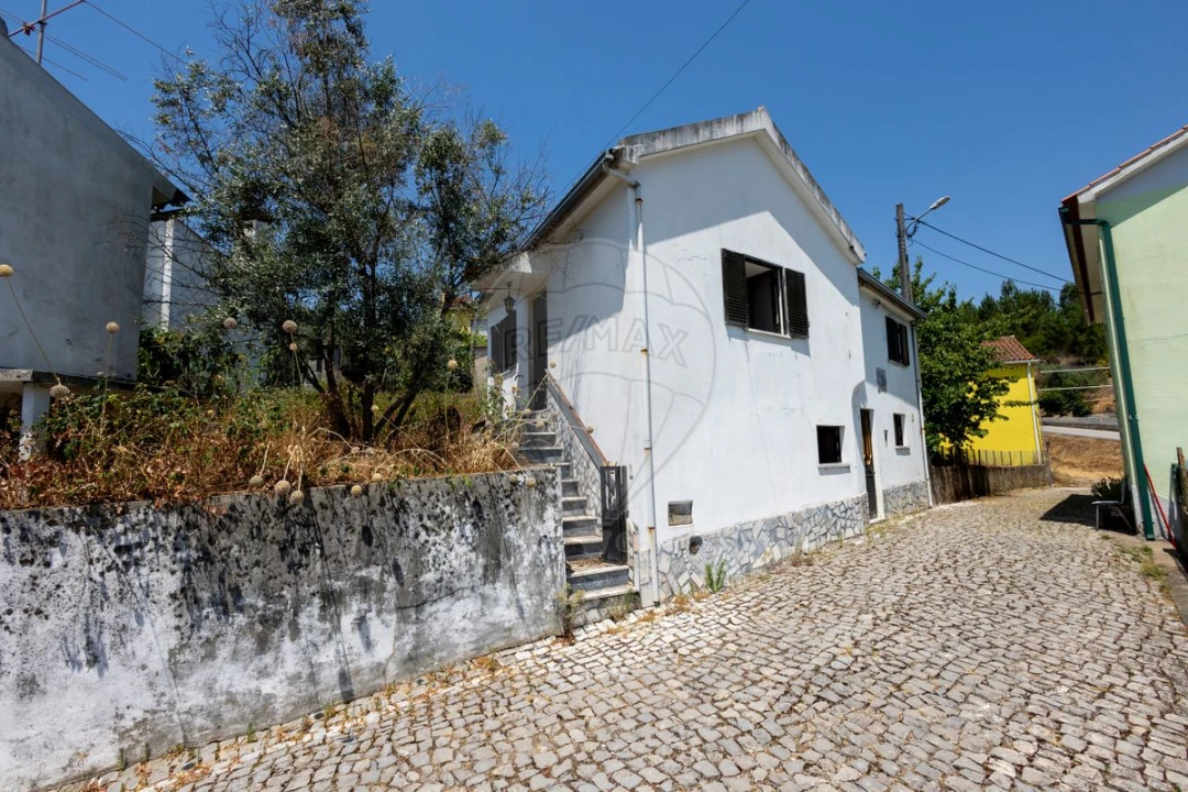 Moradia T2 para Venda em Pessegueiro Foto 3