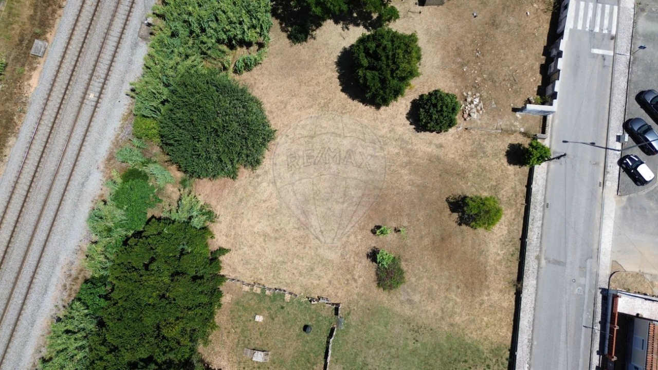 Terreno para Venda em Granja do Ulmeiro Foto 1