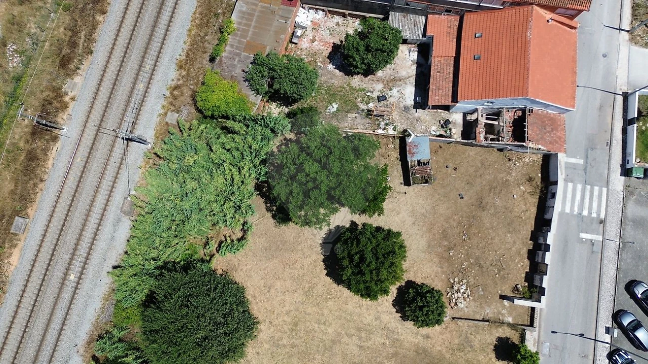 Terreno para Venda em Granja do Ulmeiro Foto 2