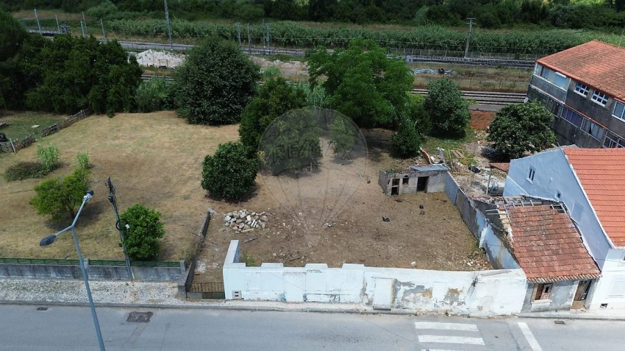 Terreno para Venda em Granja do Ulmeiro Foto 1