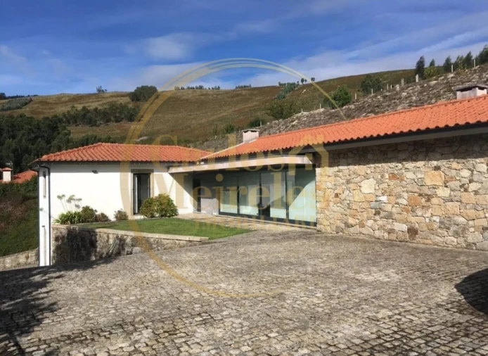 Quinta T4 para Venda em Serdedelo Foto 8