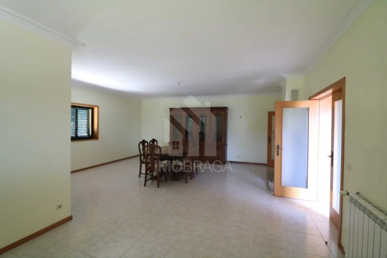 Moradia T4 para Venda em Lago Foto 23