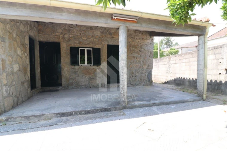 Moradia T4 para Venda em Lago Foto 45