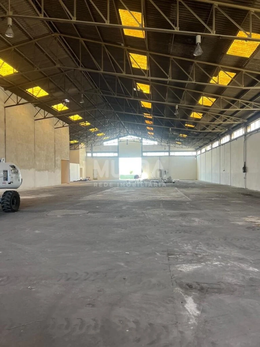 Armazém para Arrendamento em Oiã Foto 4