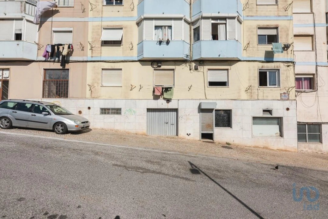 Garagem para Venda em Queluz e Belas Foto 1