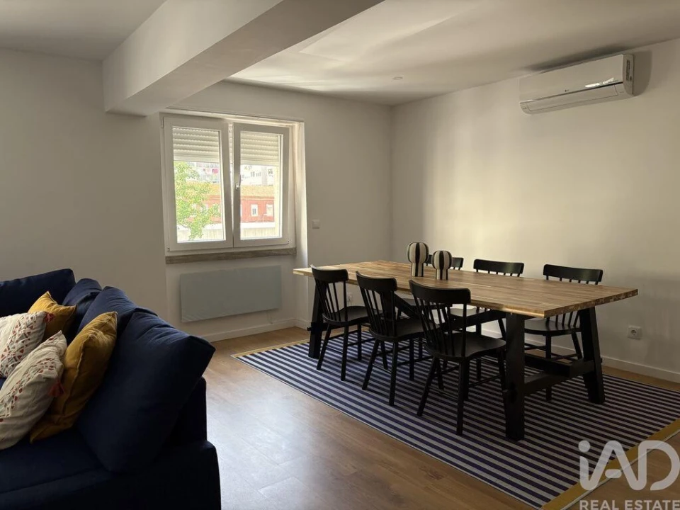 Apartamento T2 para Arrendamento em Campo de Ourique Foto 14