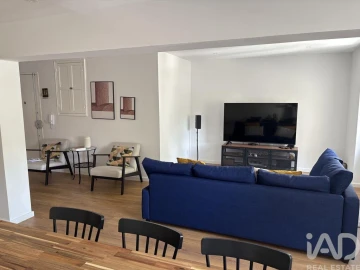 Apartamento T2 para Arrendamento em Campo de Ourique