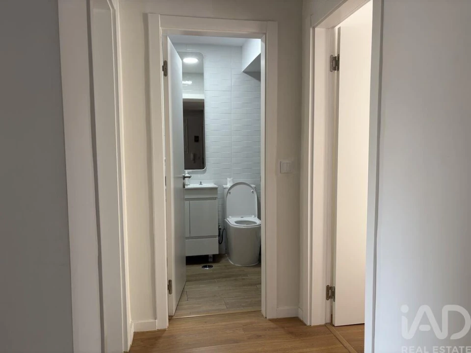 Apartamento T2 para Arrendamento em Campo de Ourique Foto 15