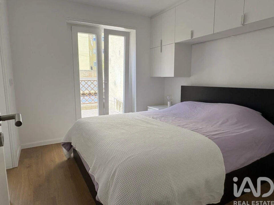 Apartamento T2 para Arrendamento em Campo de Ourique Foto 4
