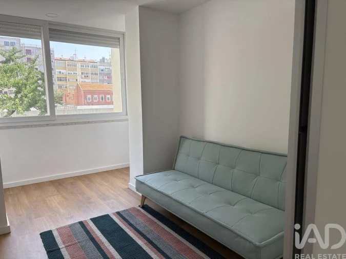 Apartamento T2 para Arrendamento em Campo de Ourique Foto 8