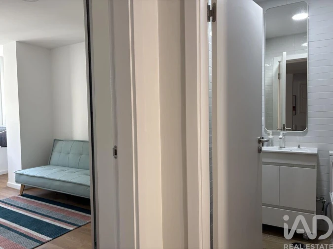 Apartamento T2 para Arrendamento em Campo de Ourique Foto 16