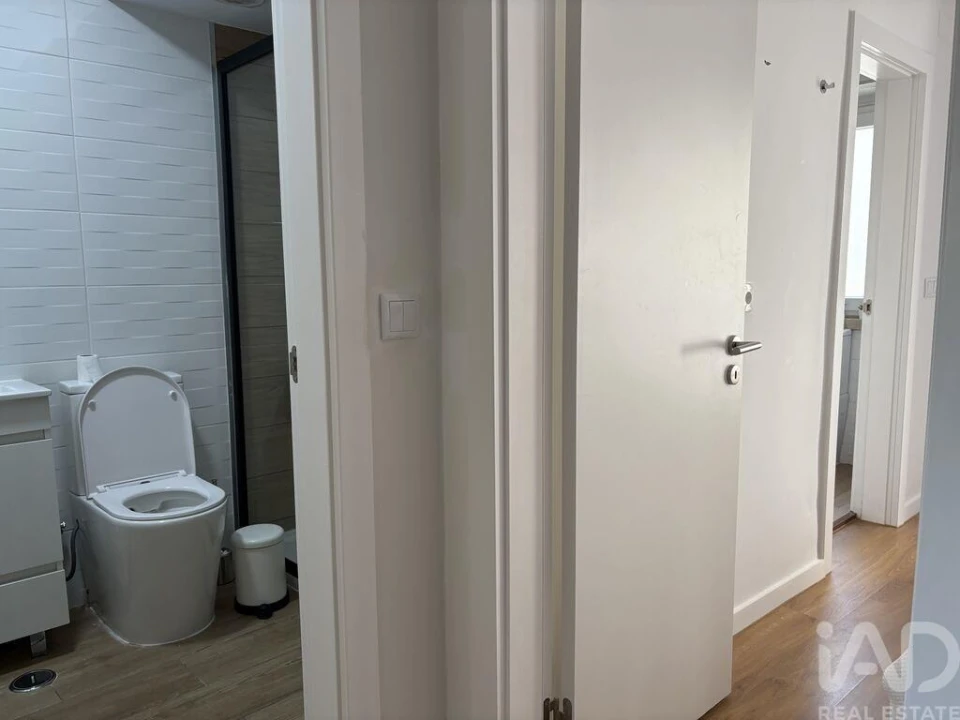 Apartamento T2 para Arrendamento em Campo de Ourique Foto 17